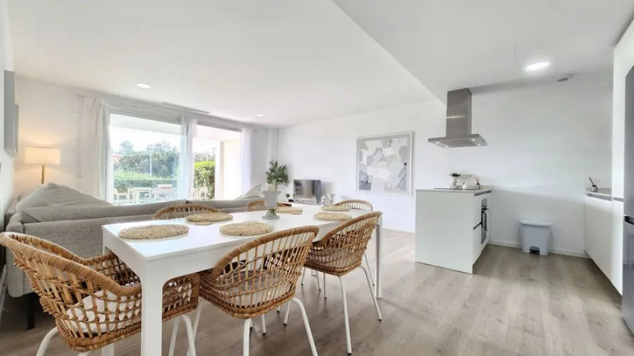 Apartamento de 174m² en Estepona, Spain No. 448 № 3