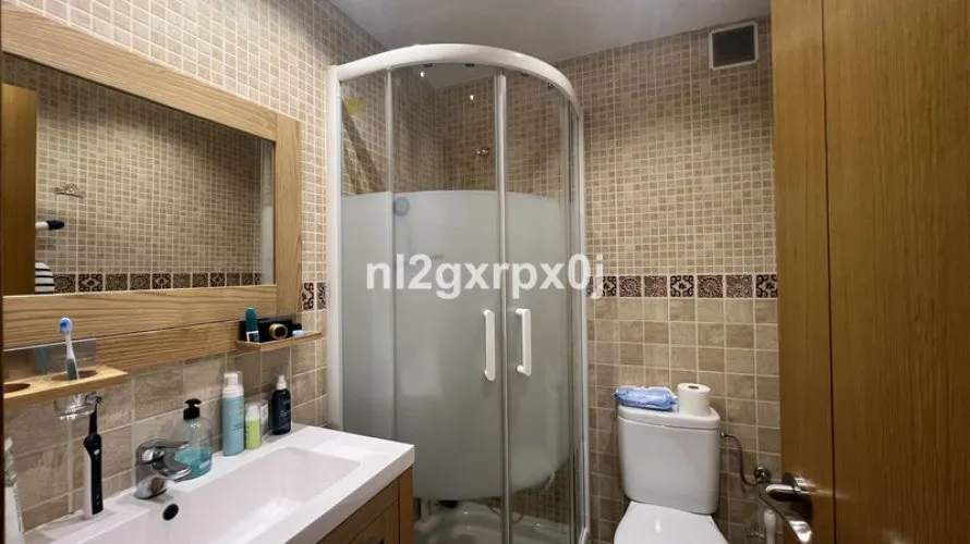 Apartamento de 3 dormitorios en Marbella, Spain No. 588 № 3