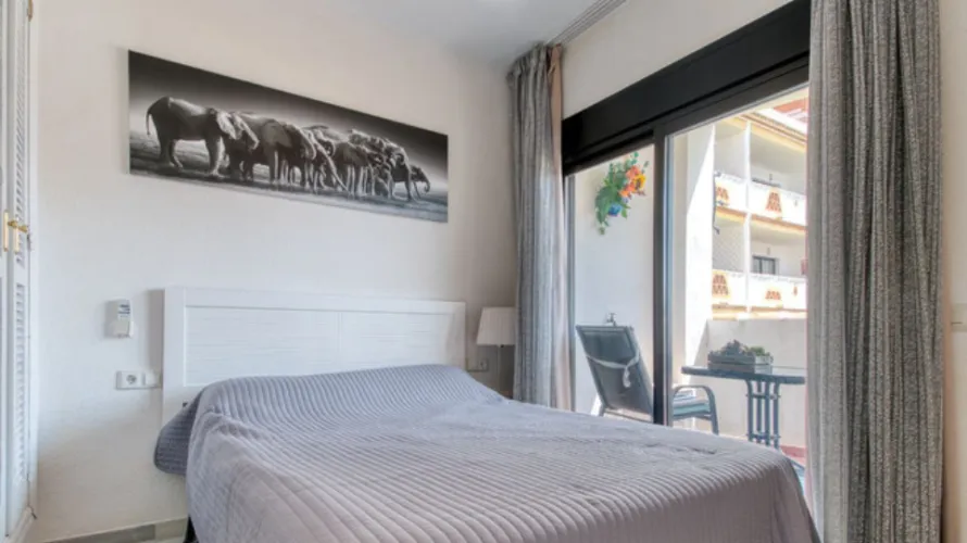 Apartamento de 2 dormitorios en Mijas Costa, Spain No. 763 № 14