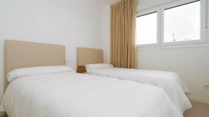 Apartamento de 2 dormitorios en Estepona, Spain No. 637 № 14