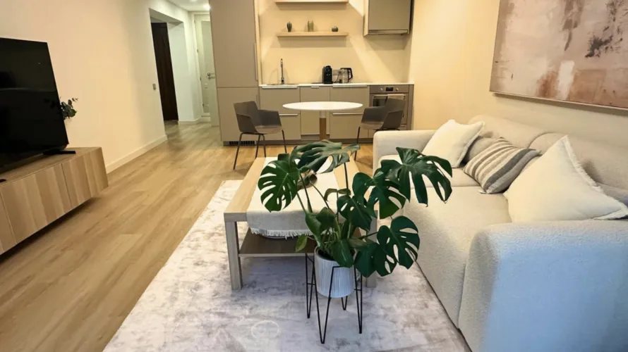 Apartamento de 3 dormitorios en Marbella, Spain No. 537