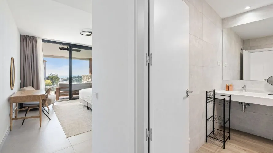 Apartamento de 3 dormitorios en Marbella, Spain No. 534 № 14