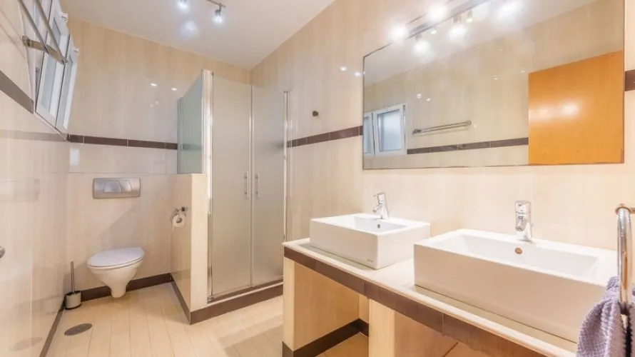 Apartamento de 2 dormitorios en Estepona, Spain No. 545 № 1