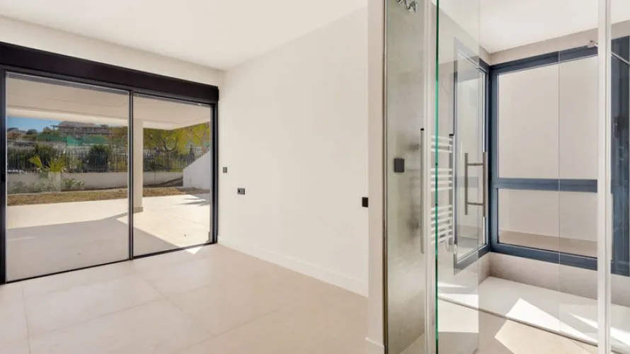 Apartamento de 3 dormitorios en Estepona, Spain No. 295 № 7