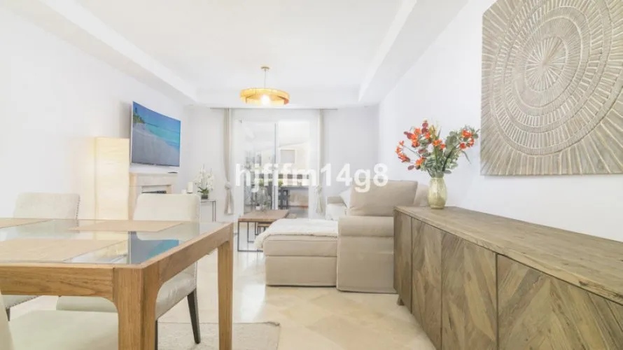 Apartamento de 2 dormitorios en Marbella, Spain No. 587 № 11