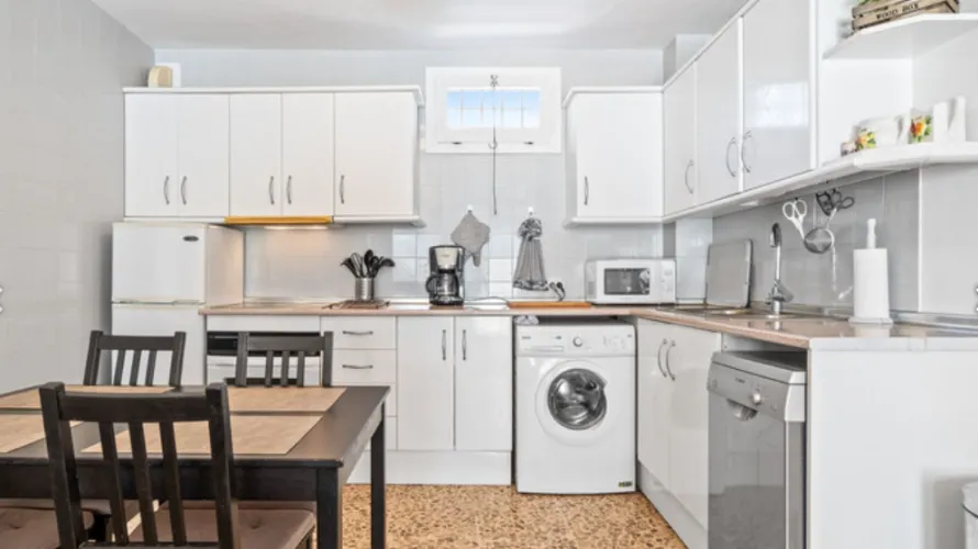 Apartamento de 2 dormitorios en Fuengirola, Spain No. 687 № 8