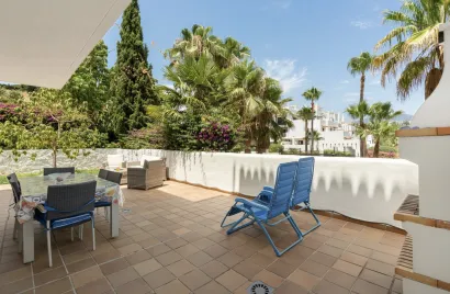 Apartamento de 2 dormitorios en Estepona, Spain No. 490