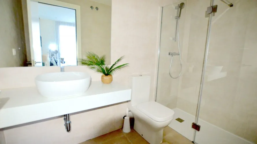 Apartamento de 2 dormitorios en Marbella, Spain No. 253 № 4