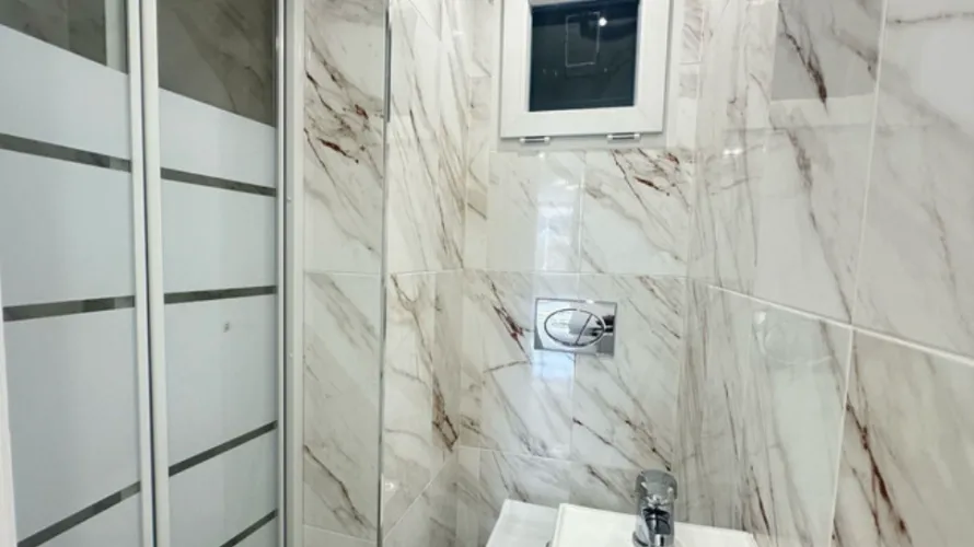 Apartamento de 2 dormitorios en Marbella, Spain No. 642 № 5