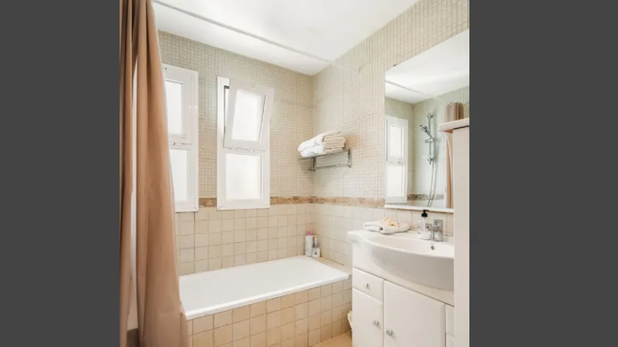 Apartamento de 2 dormitorios en Mijas Costa, Spain No. 801 № 20