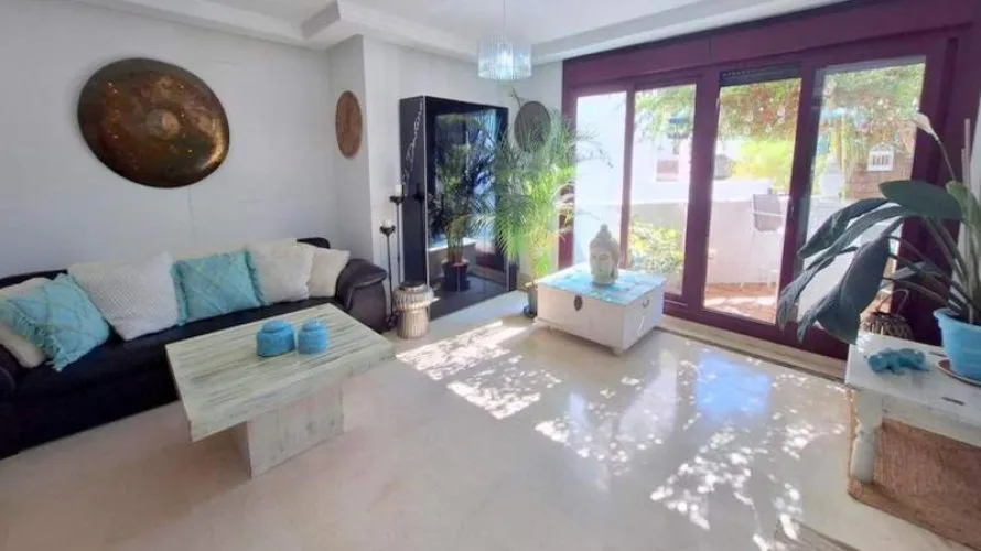 Apartamento de 3 dormitorios en Casares, Spain No. 551