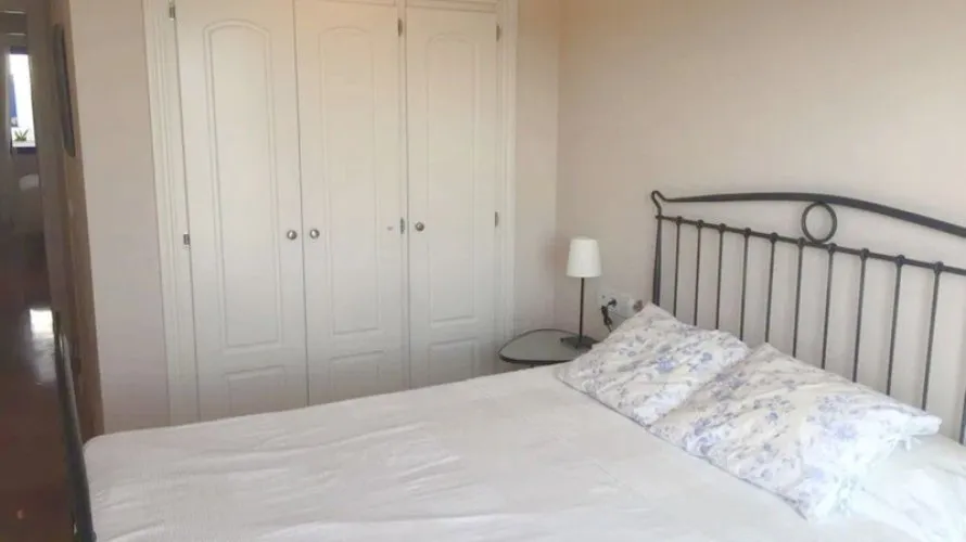 Apartamento de 2 dormitorios en Manilva, Spain No. 560 № 2