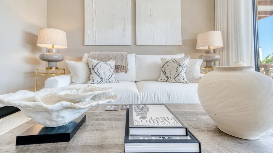 Apartamento de 2 dormitorios en Marbella, Spain No. 582