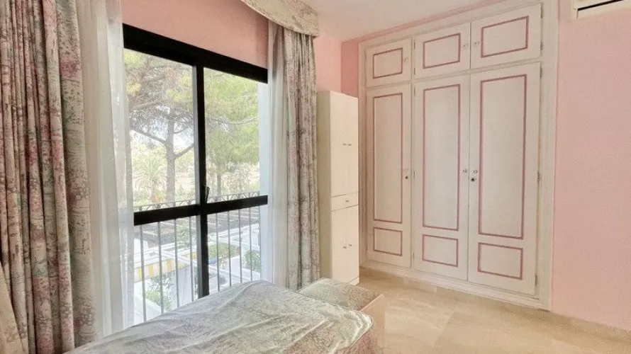 Dúplex de 2 dormitorios en Marbella, Spain No. 613 № 26