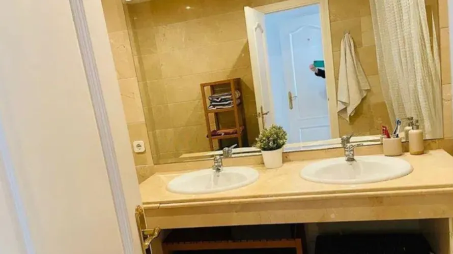 Apartamento de 2 dormitorios en Nueva Andalucía, Spain No. 615 № 4