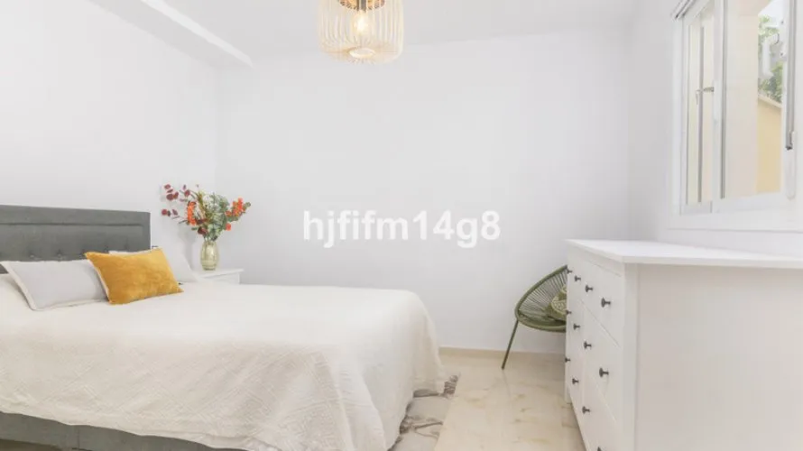 Apartamento de 2 dormitorios en Marbella, Spain No. 587 № 6