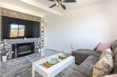 Apartamento de 2 dormitorios en Fuengirola, Spain No. 696