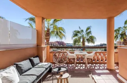 Apartamento de 2 dormitorios en Marbella, Spain No. 601