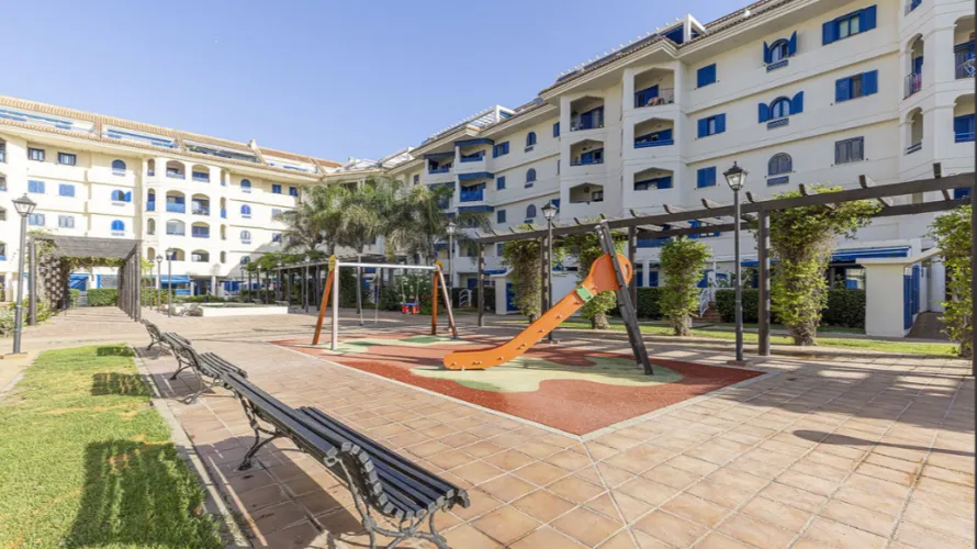 Ático de 2 dormitorios en Manilva, Spain No. 756 № 1