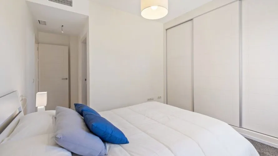 Apartamento de 2 dormitorios en Estepona, Spain No. 645 № 20