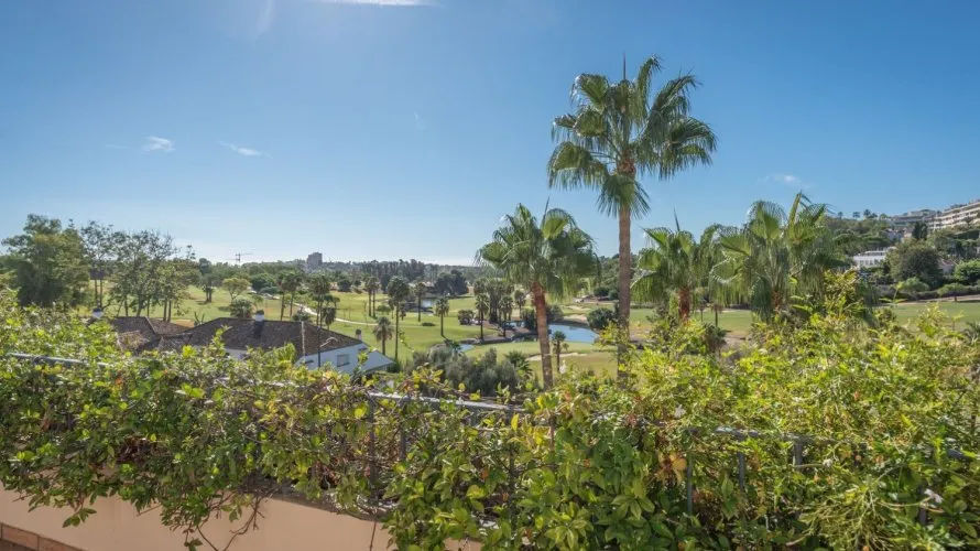 Dúplex de 3 dormitorios en Nueva Andalucía, Spain No. 475 № 11