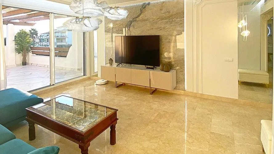 Apartamento de 2 dormitorios en Estepona, Spain No. 639 № 12