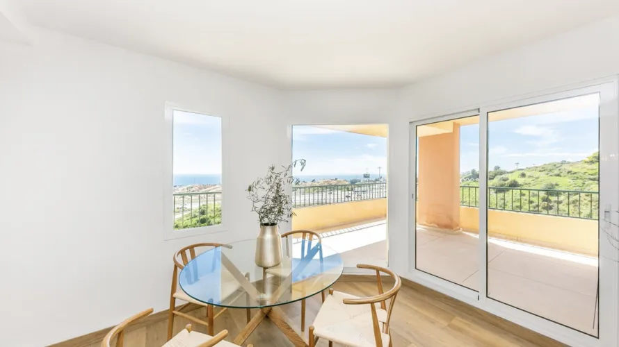 Apartamento de 2 dormitorios en Mijas Costa, Spain No. 630 № 6