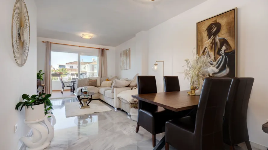 Apartamento de 2 dormitorios en Mijas Costa, Spain No. 758 № 18