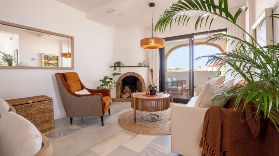 Apartamento de 2 dormitorios en Mijas Costa, Spain No. 743 № 18