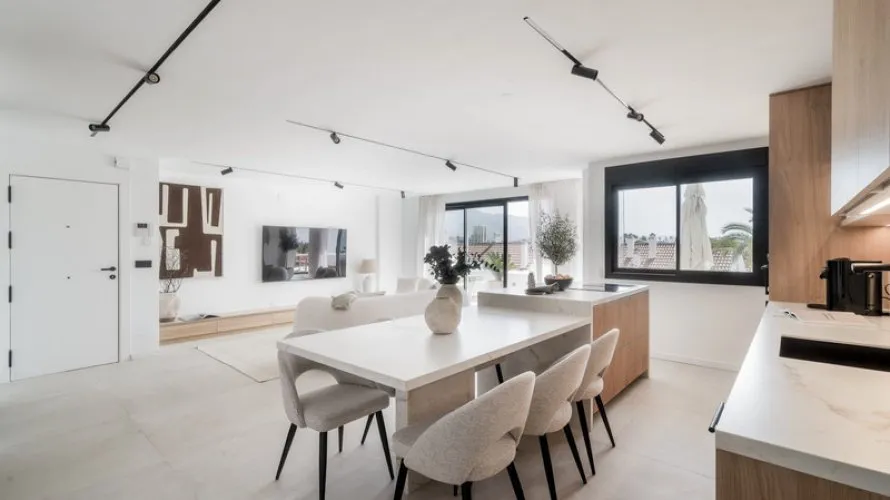 Apartamento de 3 dormitorios en Nueva Andalucía, Spain No. 513 № 17