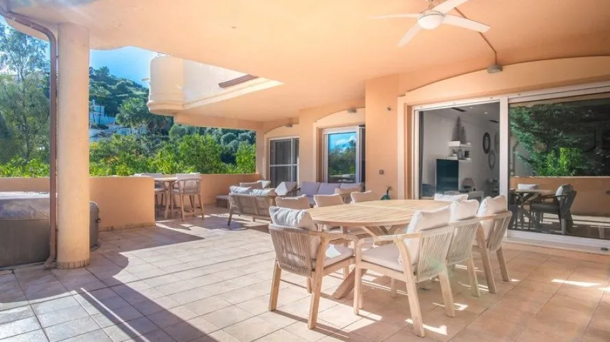 Apartamento de 3 dormitorios en Nueva Andalucía, Spain No. 301