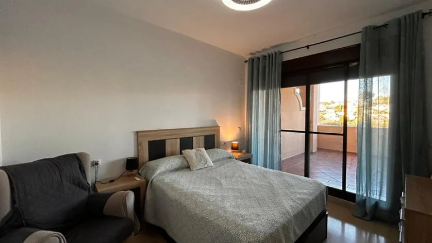 Apartamento de 2 dormitorios en Estepona, Spain No. 425 № 4