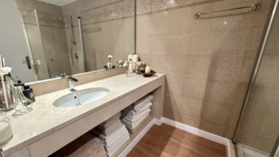 Apartamento de 3 dormitorios en Marbella, Spain No. 386 № 4