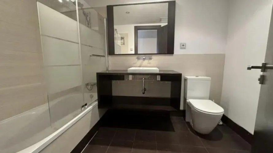 Apartamento de 2 dormitorios en Marbella, Spain No. 614 № 2