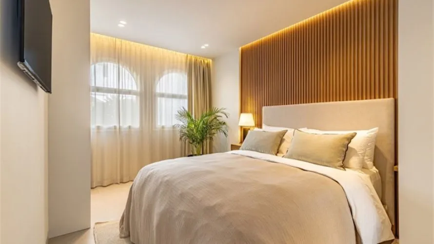 Dúplex de 3 dormitorios en La Quinta, Spain No. 550 № 2