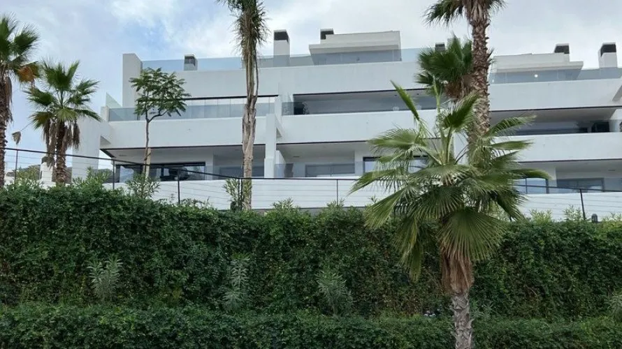 Dúplex de 3 dormitorios en Estepona, Spain No. 525 № 14