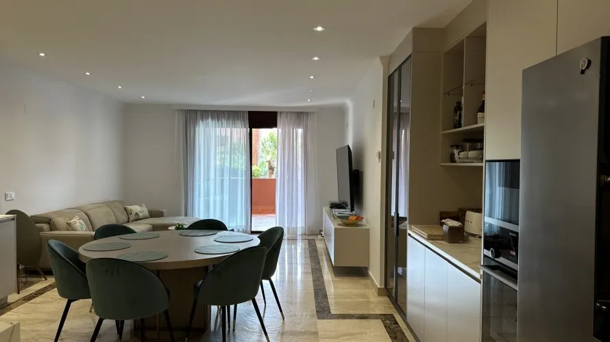 Apartamento de 4 dormitorios en Estepona, Spain No. 227 № 18