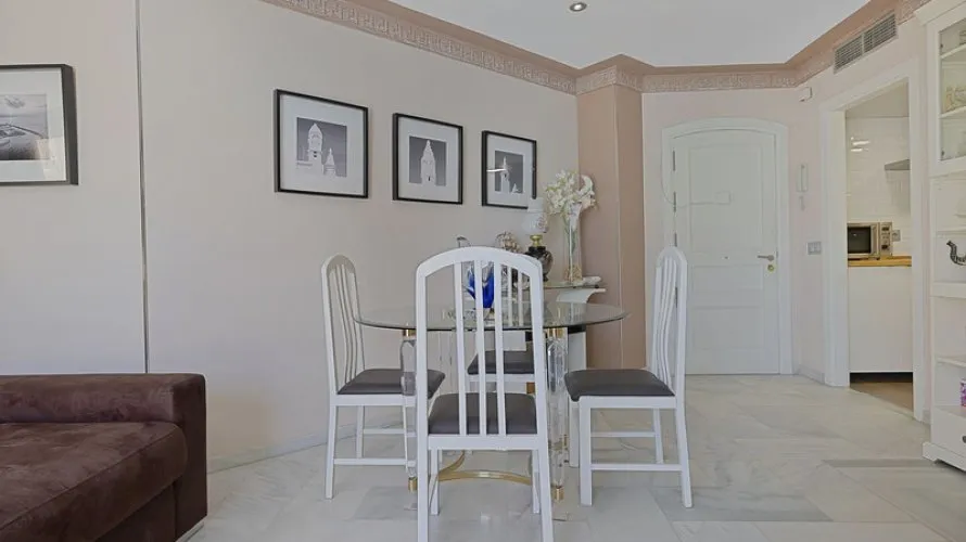 Apartamento de 2 dormitorios en Benalmádena, Spain No. 532 № 8