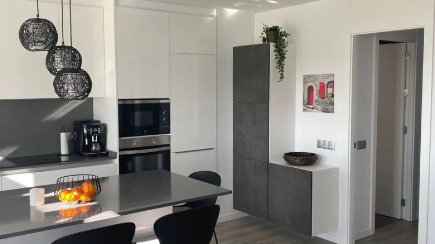 Apartamento de 2 dormitorios en Estepona, Spain No. 446 № 5