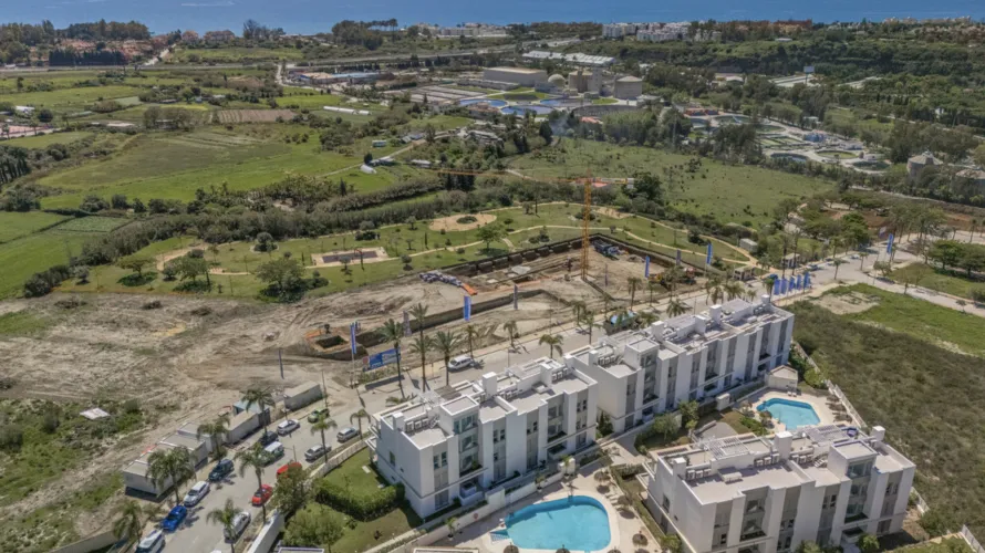 Dúplex de 2 dormitorios en Estepona, Spain No. 528 № 6