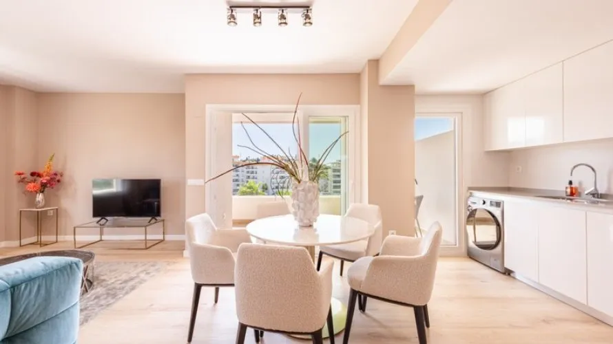 Apartamento de 3 dormitorios en Nueva Andalucía, Spain No. 722 № 2