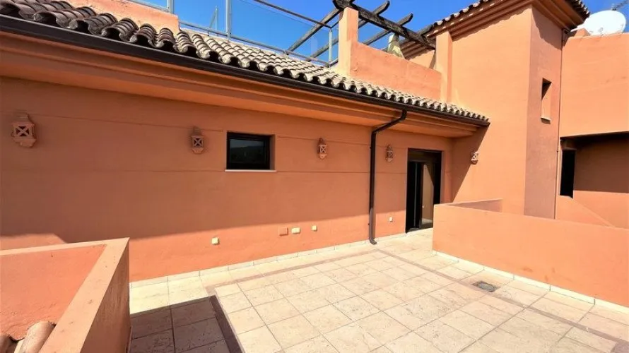 Ático de 3 dormitorios en Casares, Spain No. 553 № 15