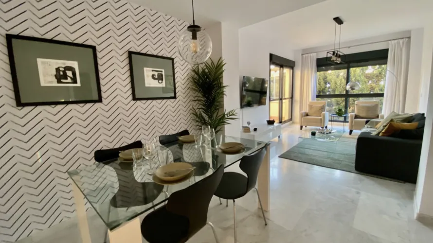 Apartamento de 2 dormitorios en Estepona, Spain No. 657 № 6