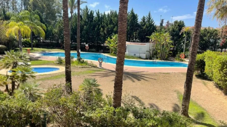 Apartamento de 2 dormitorios en Nueva Andalucía, Spain No. 634