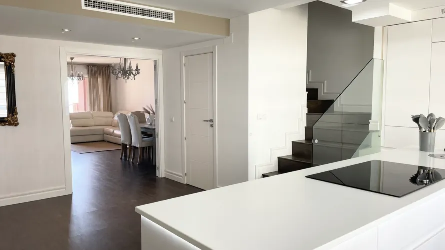 Dúplex de 2 dormitorios en Fuengirola, Spain No. 603 № 11