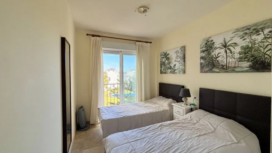 Apartamento de 2 dormitorios en Manilva, Spain No. 561 № 8