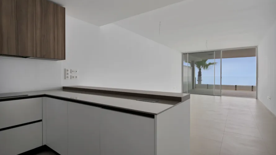 Apartamento de 3 dormitorios en Benalmádena, Spain No. 714 № 3