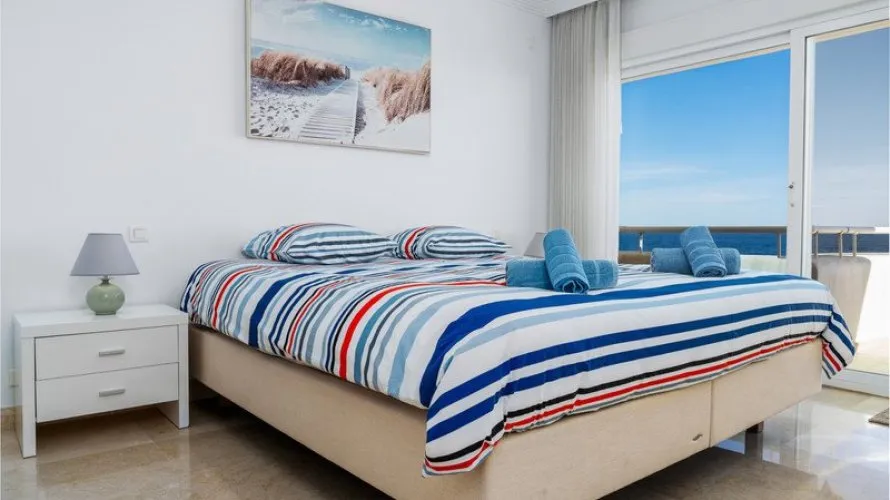 Dúplex de 3 dormitorios en Estepona, Spain No. 347 № 24