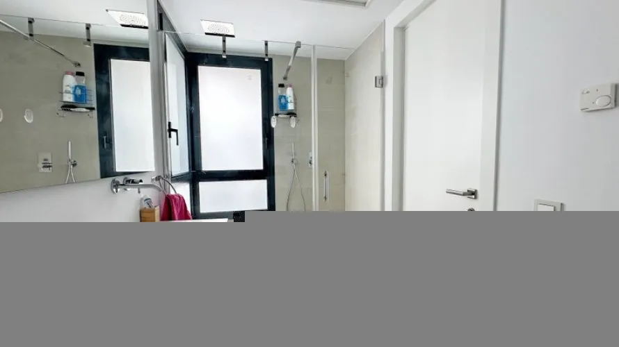 Apartamento de 3 dormitorios en Estepona, Spain No. 707 № 19