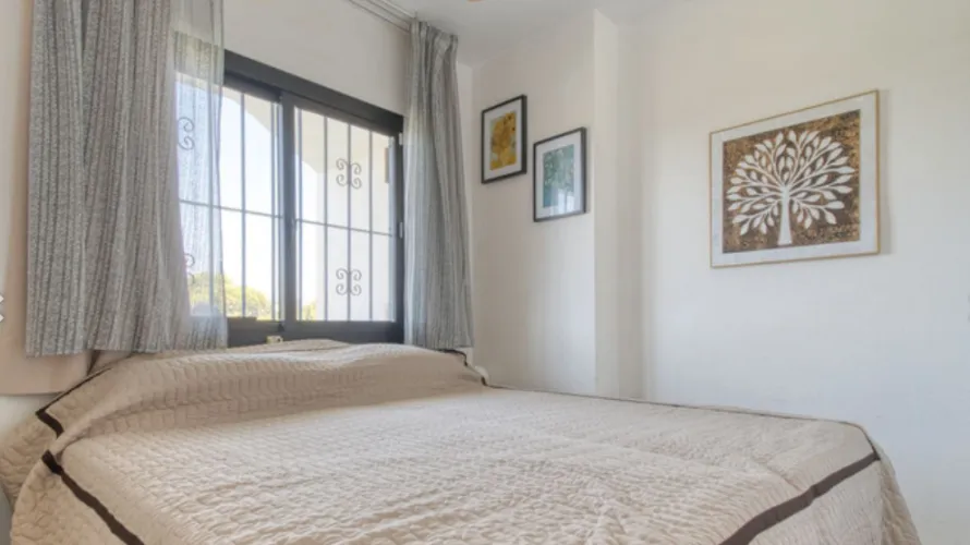 Apartamento de 2 dormitorios en Mijas Costa, Spain No. 763